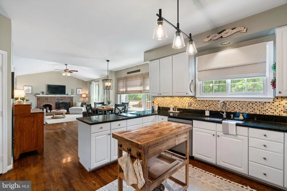 15547 ATTERBURY COURT Dumfries, VA 22025