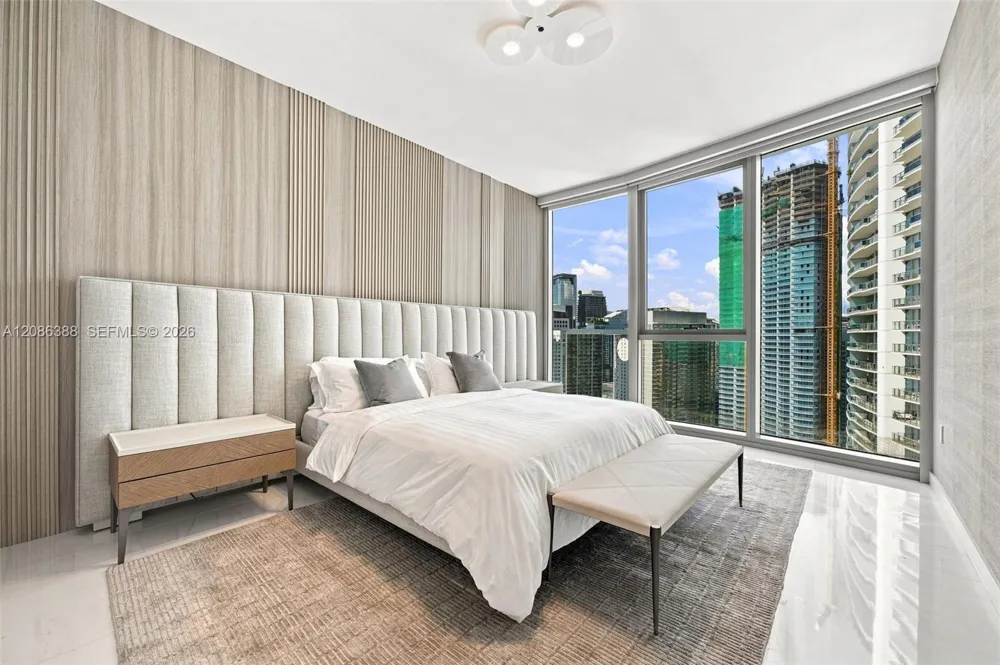 300 Biscayne Blvd Way #3807 Miami, FL 33131