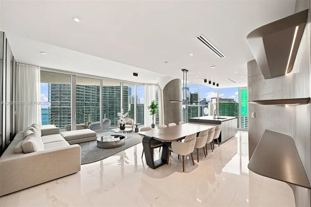 300 Biscayne Blvd Way #3807 Miami, FL 33131