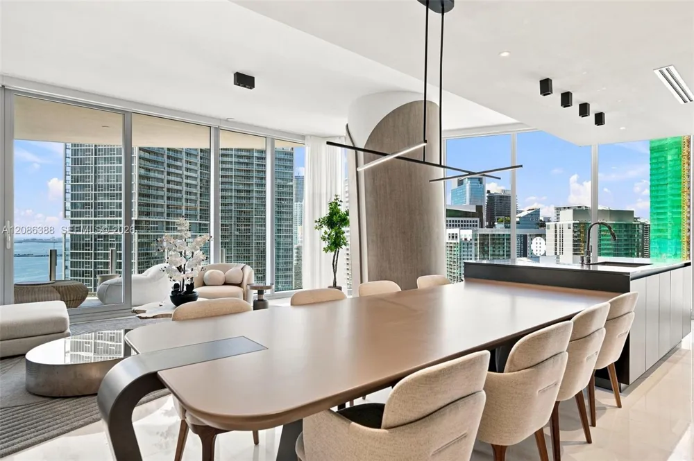 300 Biscayne Blvd Way #3807 Miami, FL 33131