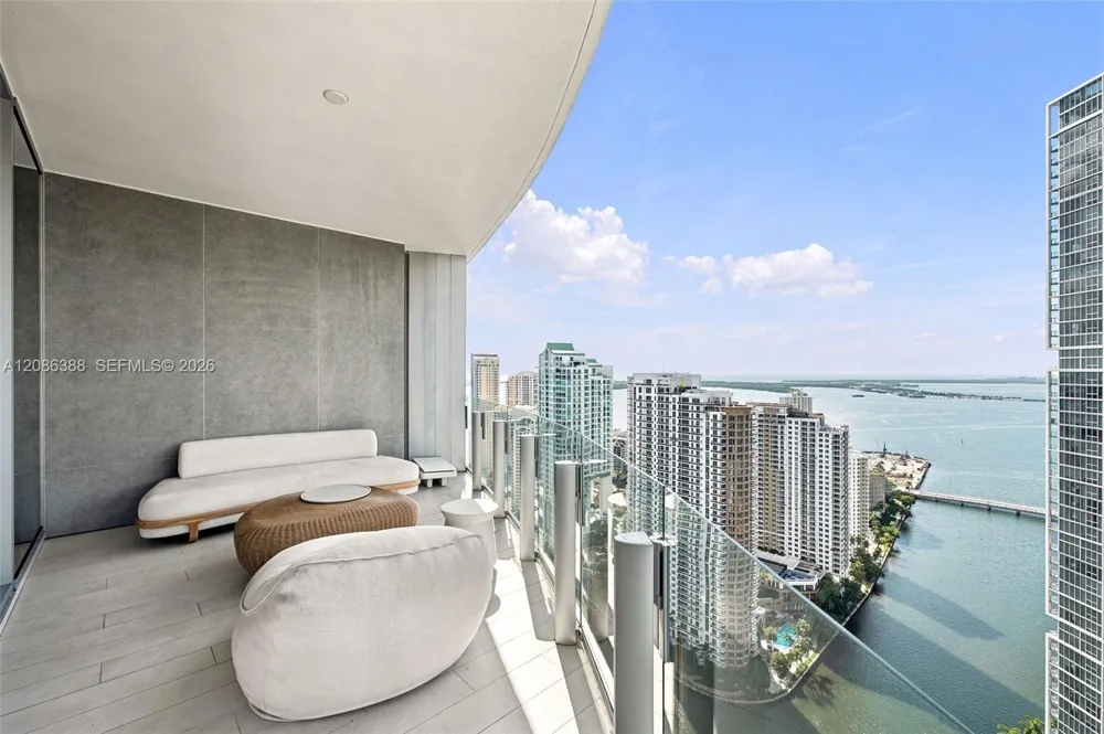 300 Biscayne Blvd Way #3807 Miami, FL 33131