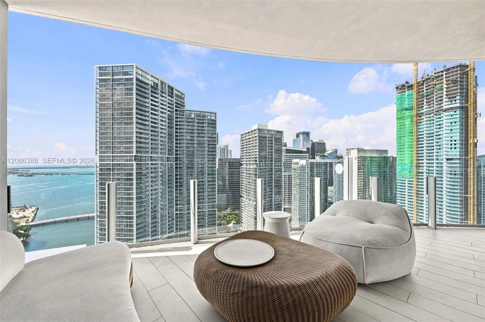 300 Biscayne Blvd Way #3807 Miami, FL 33131