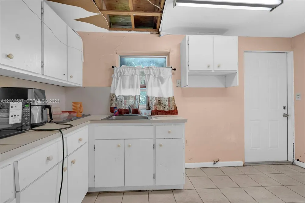 855 NW 130th St North Miami, FL 33168