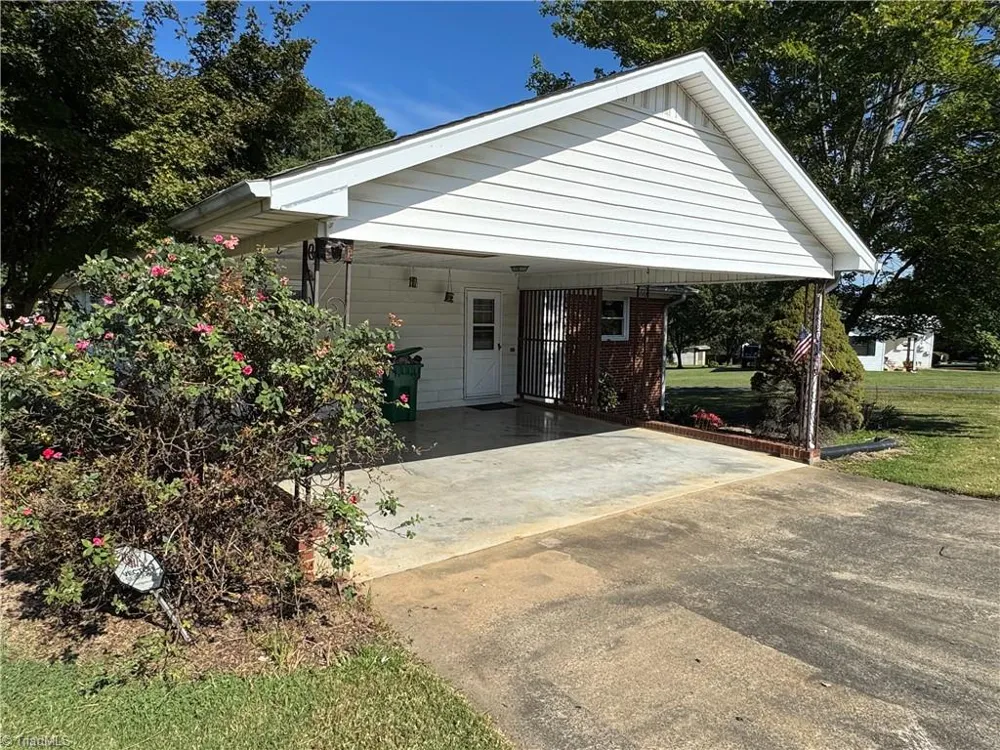 200 W King Street King, NC 27021