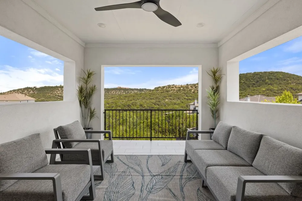 200 Baldovino Skyway Lakeway, TX 78738