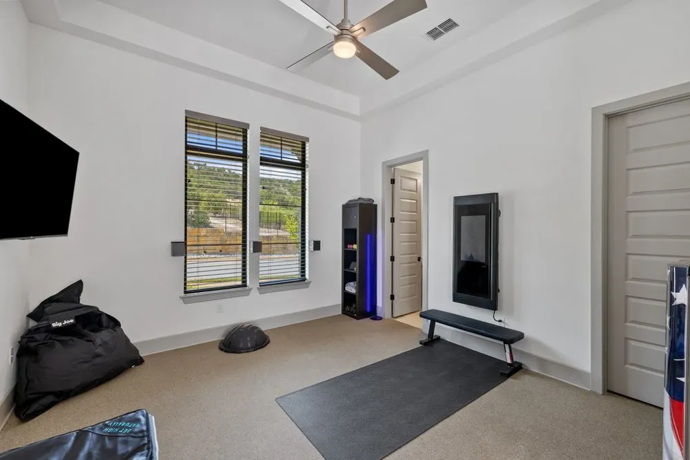 200 Baldovino Skyway Lakeway, TX 78738