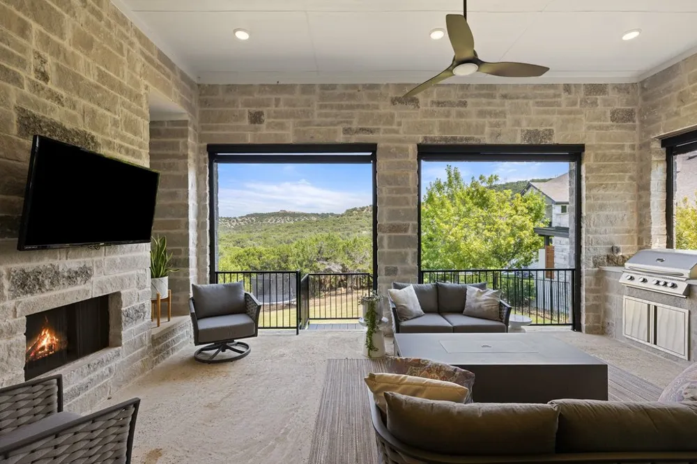200 Baldovino Skyway Lakeway, TX 78738