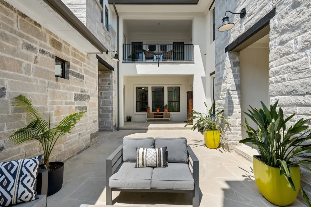 200 Baldovino Skyway Lakeway, TX 78738