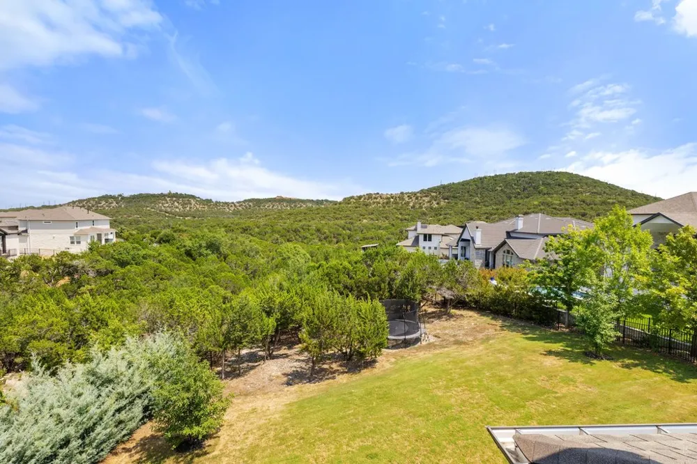 200 Baldovino Skyway Lakeway, TX 78738