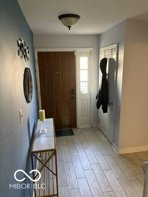 927 Ardsley Drive Indianapolis, IN 46234