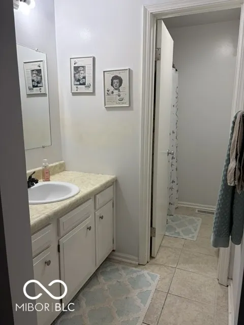 927 Ardsley Drive Indianapolis, IN 46234