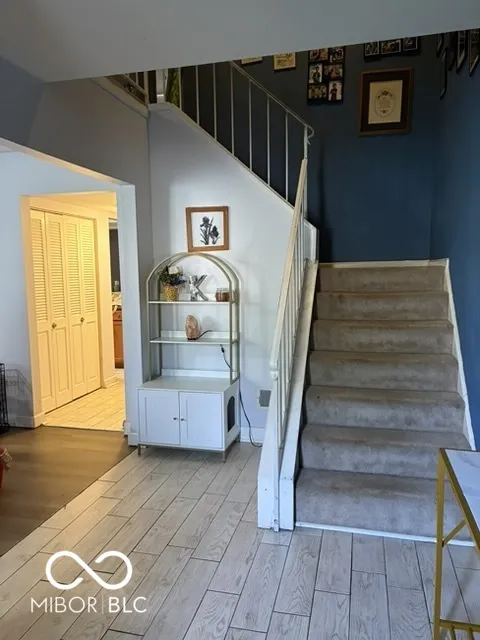 927 Ardsley Drive Indianapolis, IN 46234