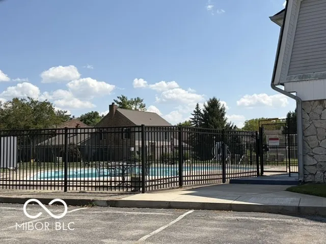 927 Ardsley Drive Indianapolis, IN 46234