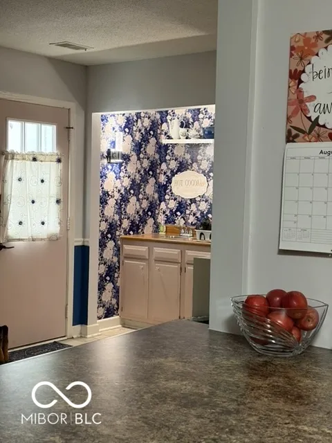 927 Ardsley Drive Indianapolis, IN 46234