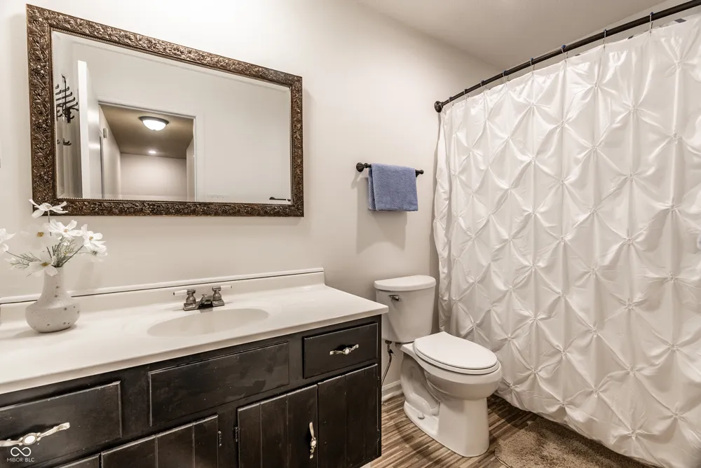 7609 Vintage Court Indianapolis, IN 46226