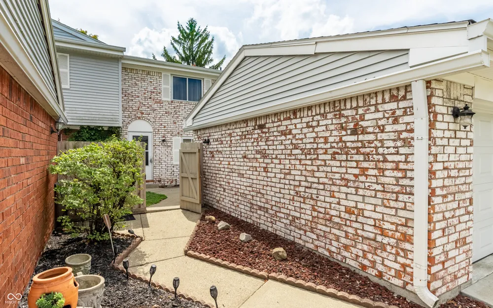 7609 Vintage Court Indianapolis, IN 46226