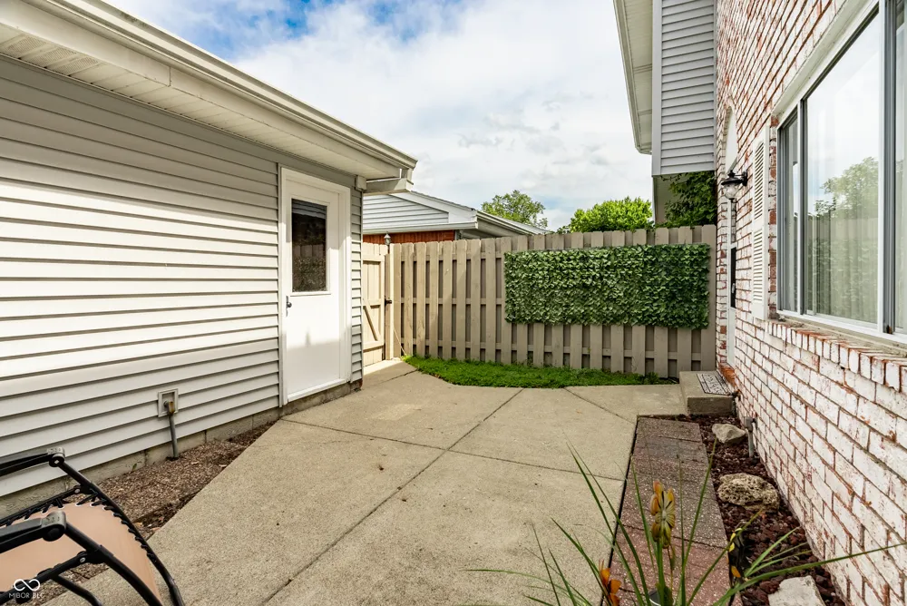 7609 Vintage Court Indianapolis, IN 46226