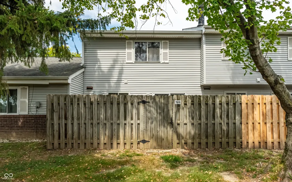 7609 Vintage Court Indianapolis, IN 46226