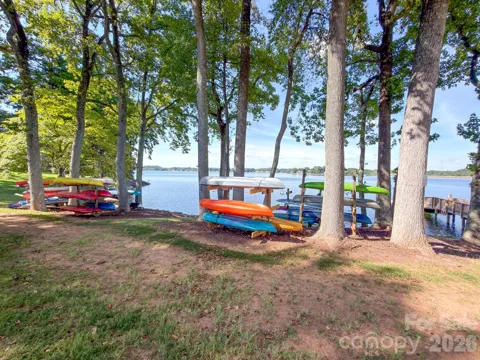 327 Northwest Drive