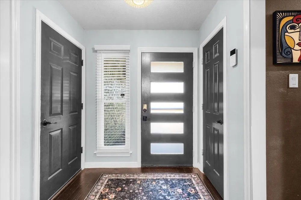 208 Pebblestone Drive Benbrook, TX 76126