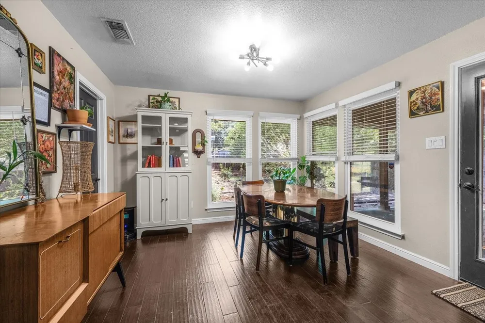 208 Pebblestone Drive Benbrook, TX 76126