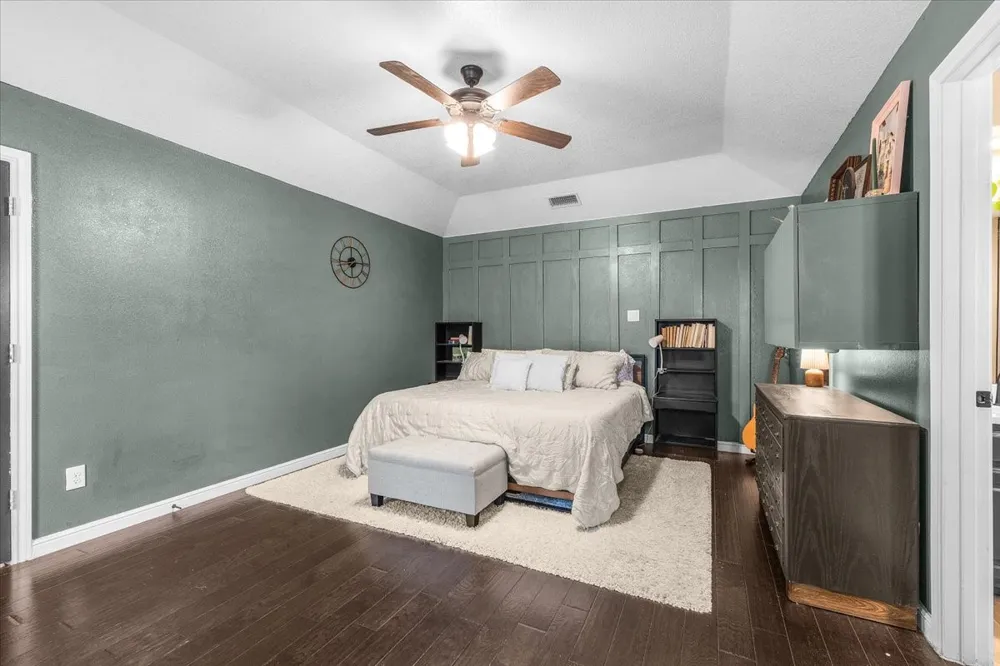 208 Pebblestone Drive Benbrook, TX 76126