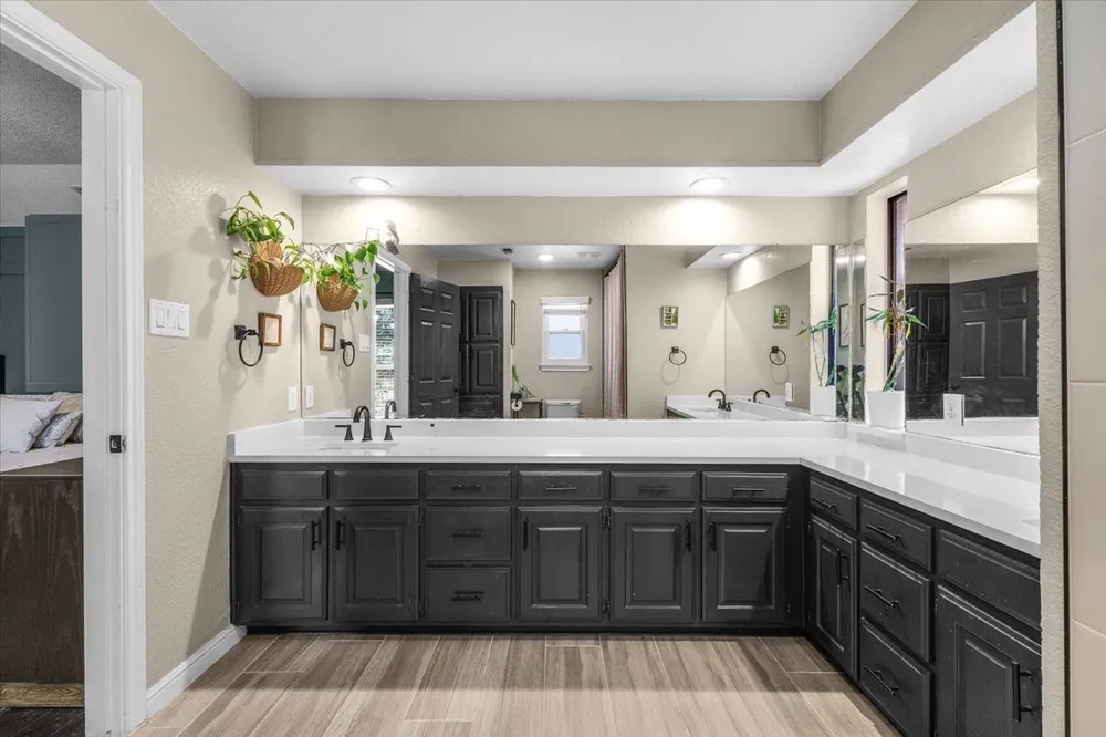 208 Pebblestone Drive Benbrook, TX 76126