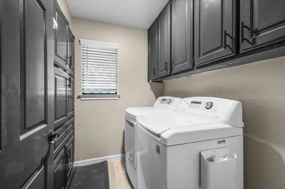 208 Pebblestone Drive Benbrook, TX 76126