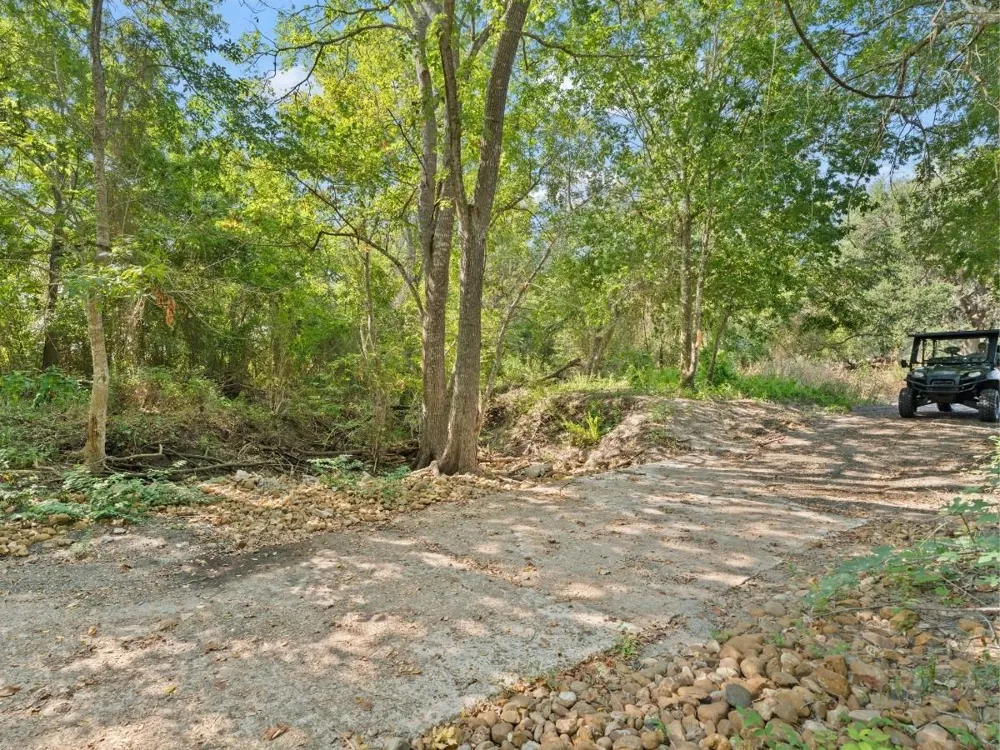 2763 Fm 956 Schulenburg, TX 78956