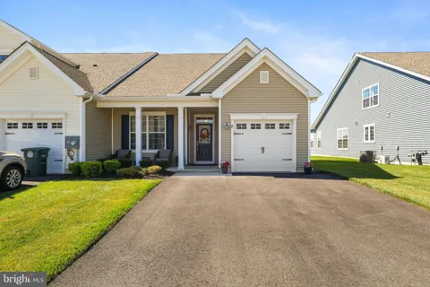 18 PRESTWICK LANE