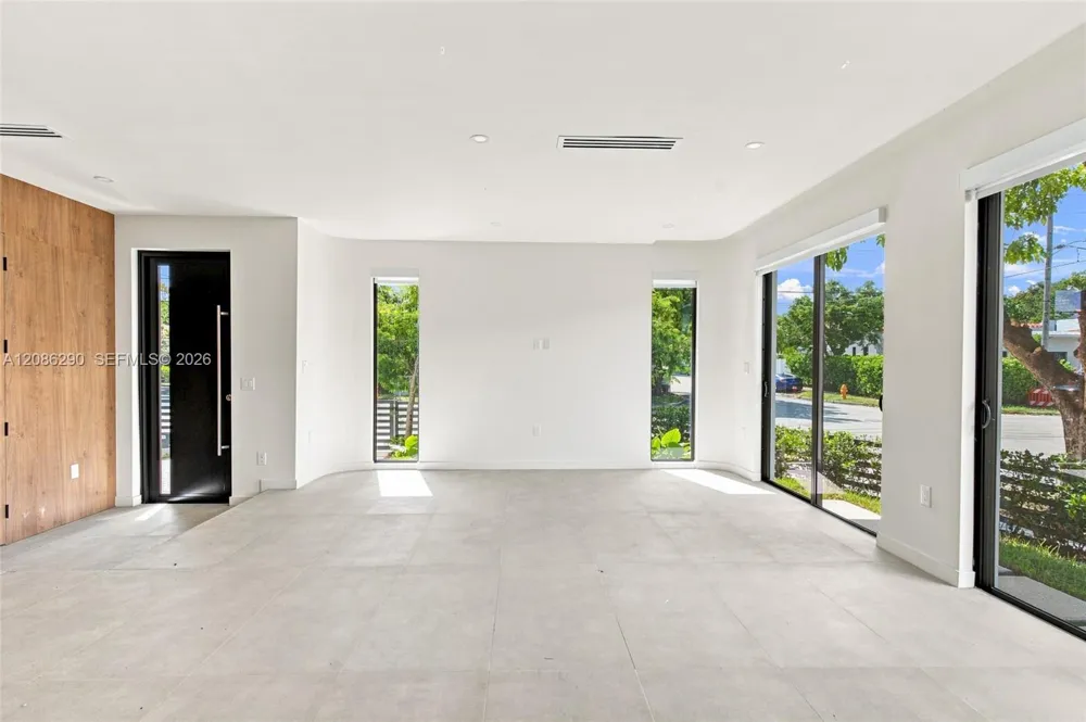 1001 SW 10 AVE Miami, FL 33130