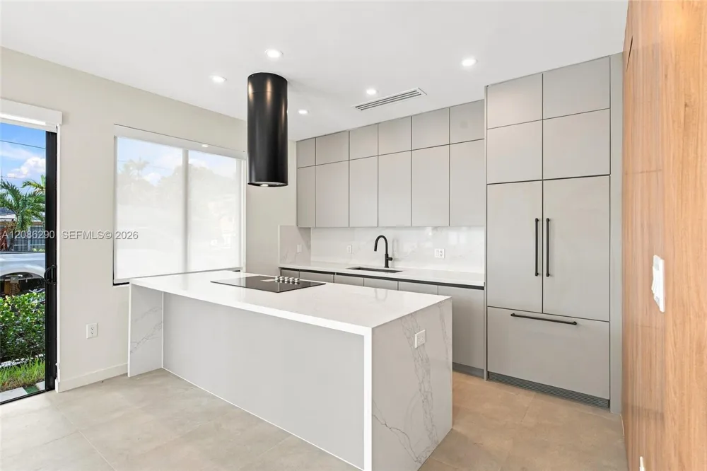 1001 SW 10 AVE Miami, FL 33130