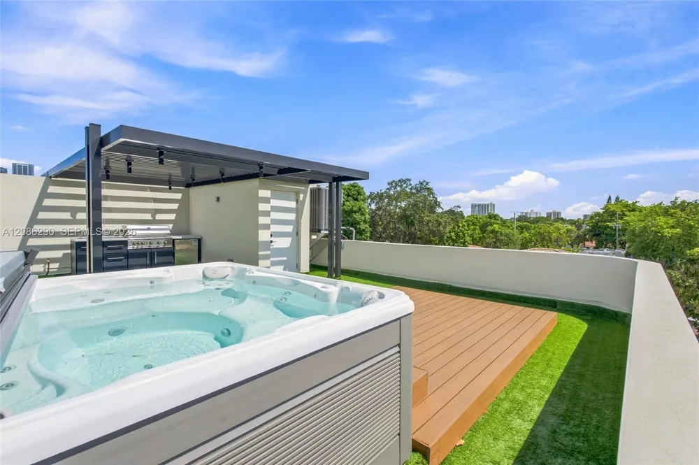 1001 SW 10 AVE Miami, FL 33130