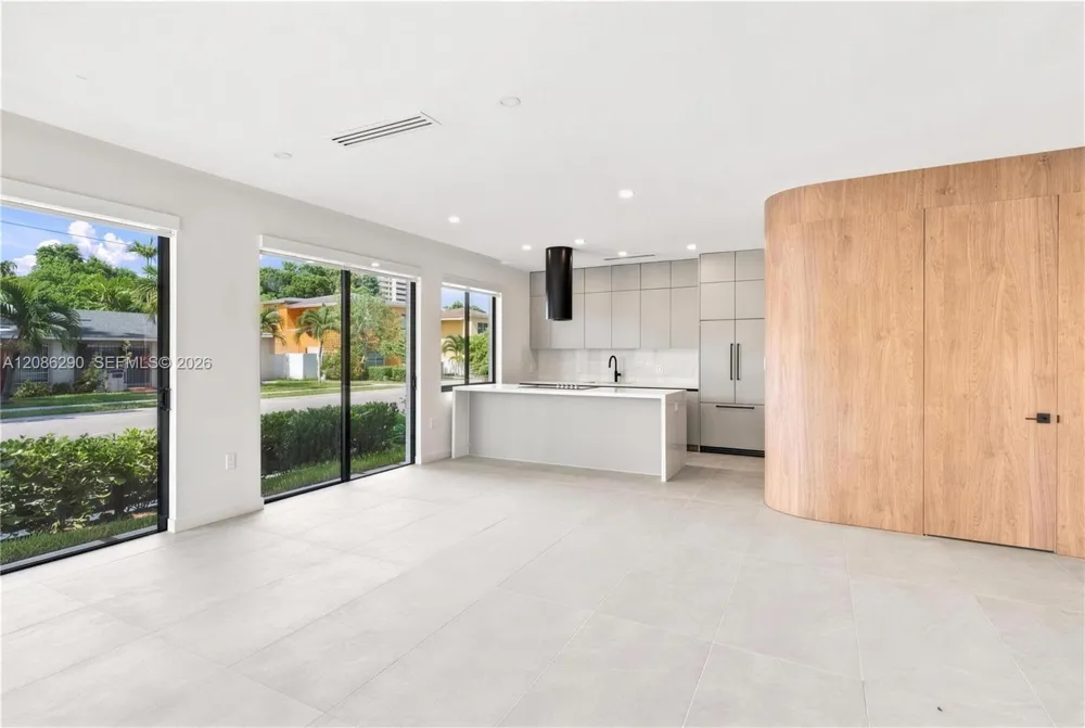 1001 SW 10 AVE Miami, FL 33130