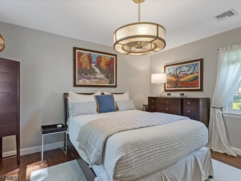 48 Lakeview Dr Morris Plains, NJ 07950