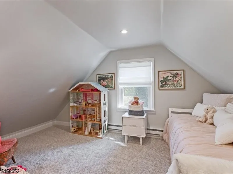 48 Lakeview Dr Morris Plains, NJ 07950