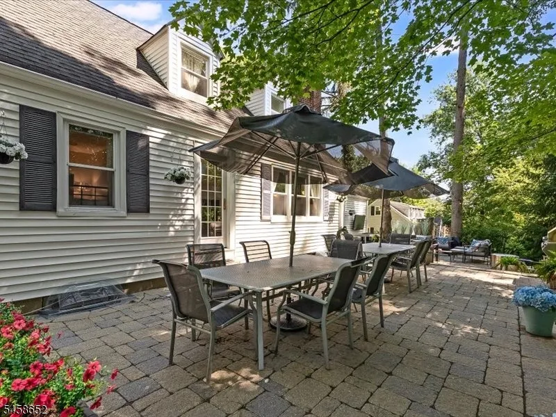 48 Lakeview Dr Morris Plains, NJ 07950