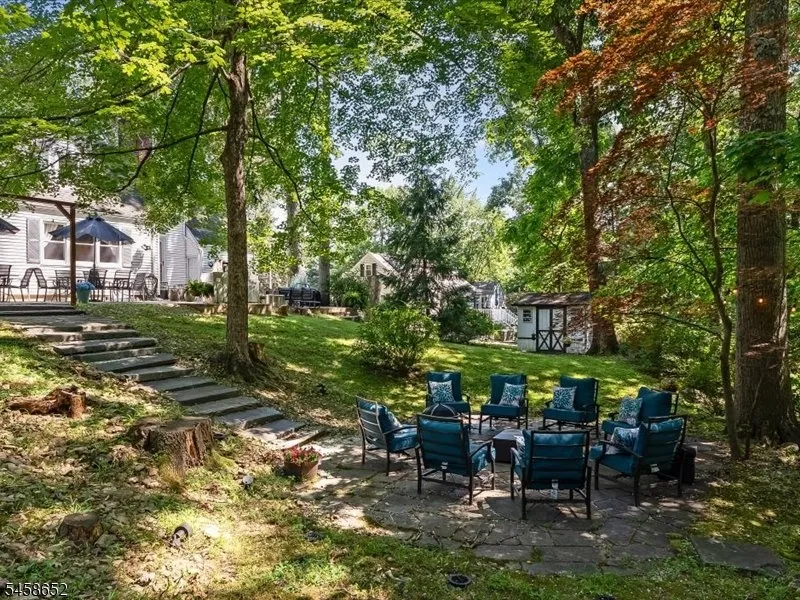 48 Lakeview Dr Morris Plains, NJ 07950