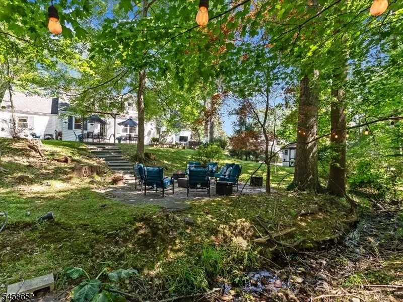 48 Lakeview Dr Morris Plains, NJ 07950