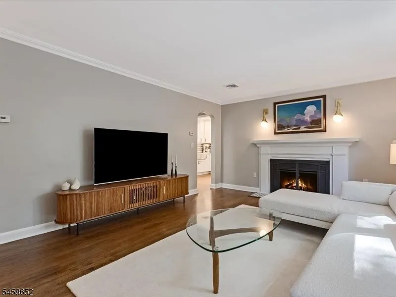 48 Lakeview Dr Morris Plains, NJ 07950
