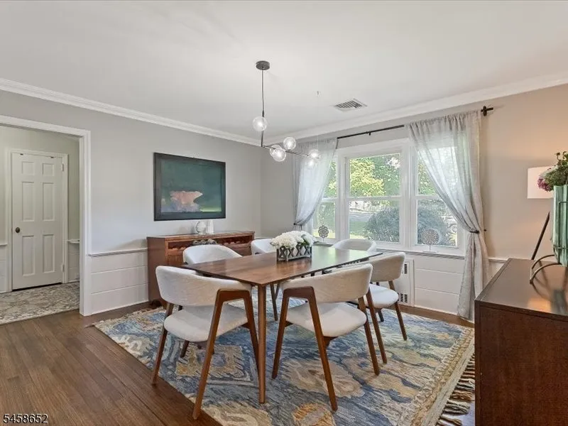 48 Lakeview Dr Morris Plains, NJ 07950