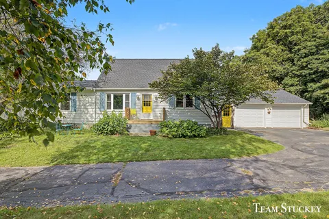 7861 Cannonsburg Road NE