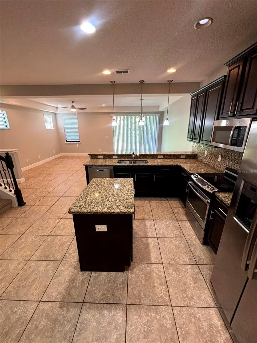8171 ROSEVILLE BOULEVARD Davenport, FL 33896