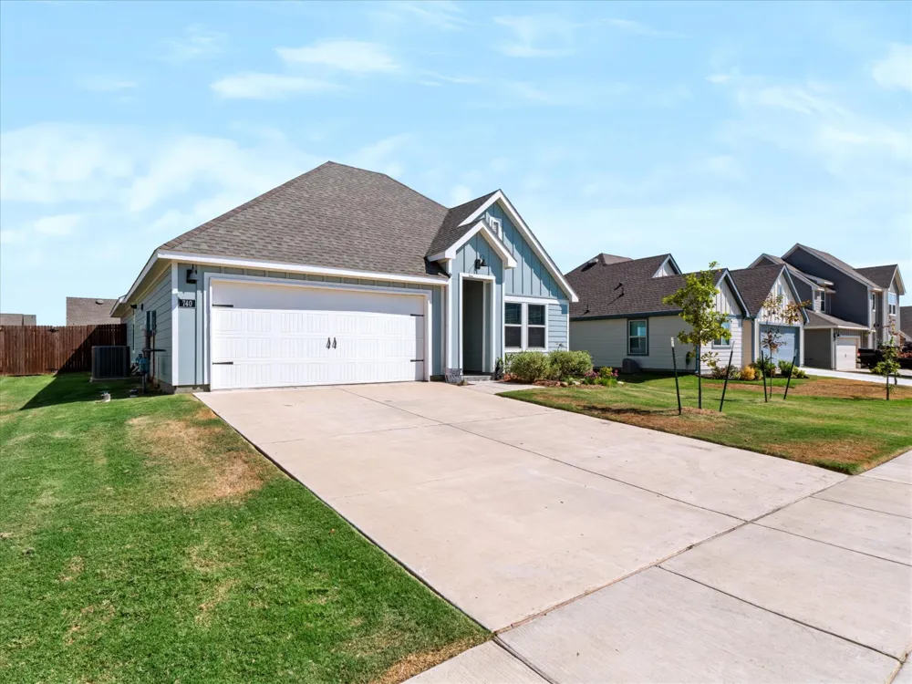740 Amelia Court Pilot Point, TX 76258