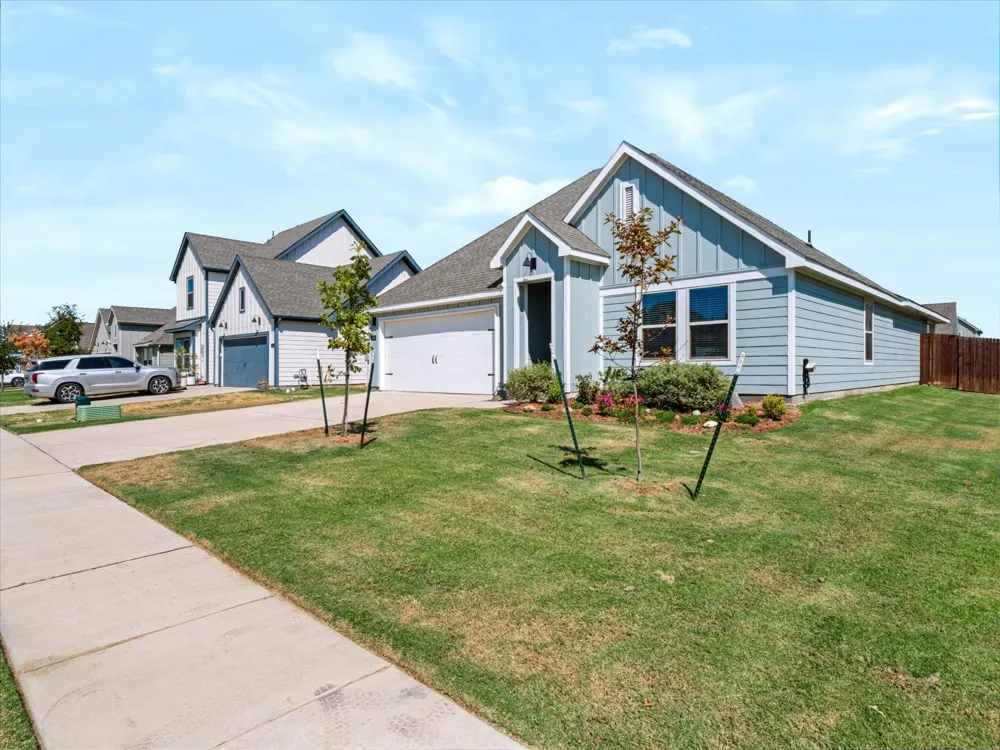 740 Amelia Court Pilot Point, TX 76258