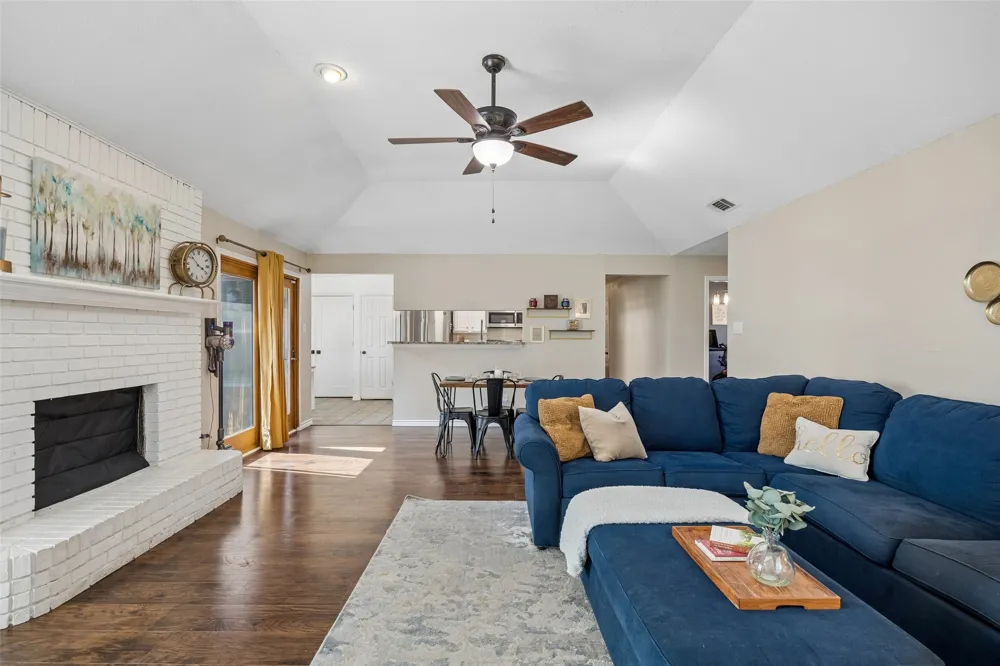 626 Echo Drive Garland, TX 75040