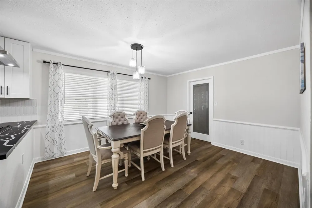 2930 Riata Lane Houston, TX 77043