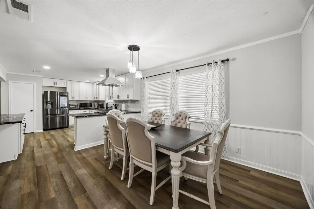 2930 Riata Lane Houston, TX 77043