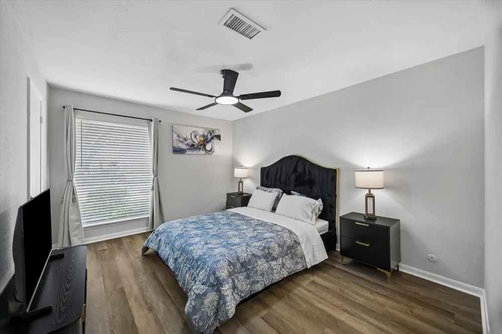 2930 Riata Lane Houston, TX 77043