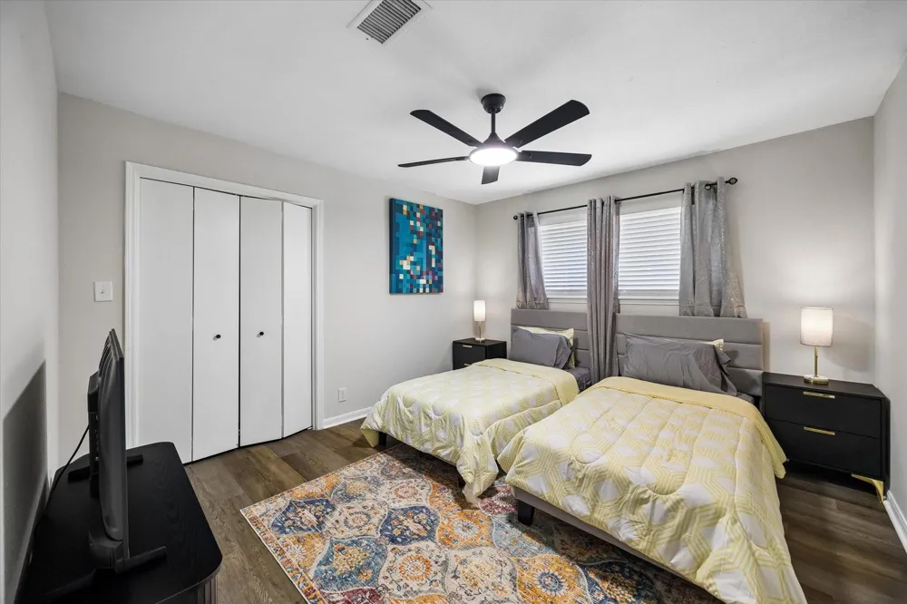 2930 Riata Lane Houston, TX 77043